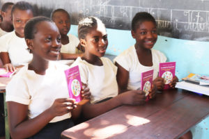 Eleves de l'école Tangu Apo à Lubumbashi