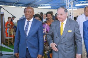 Le Vice-Gouverneur du Haut-Katanga, Jean-Claude Kamfwa et George A. Forrest, président du Groupe Forrest