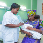 Une jeune maman au CMC de Lubumbashi, RD Congo.