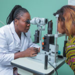 Examen d'ophtalmologie au CMC de Lubumbashi, RD Congo.